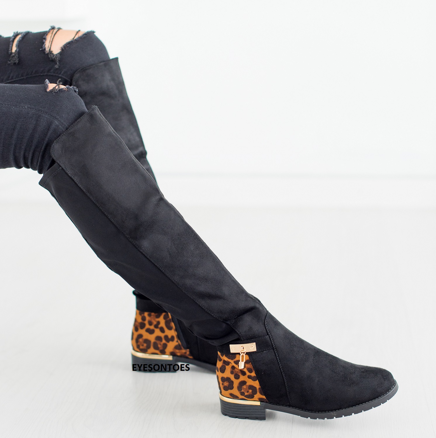 stretch flat boots